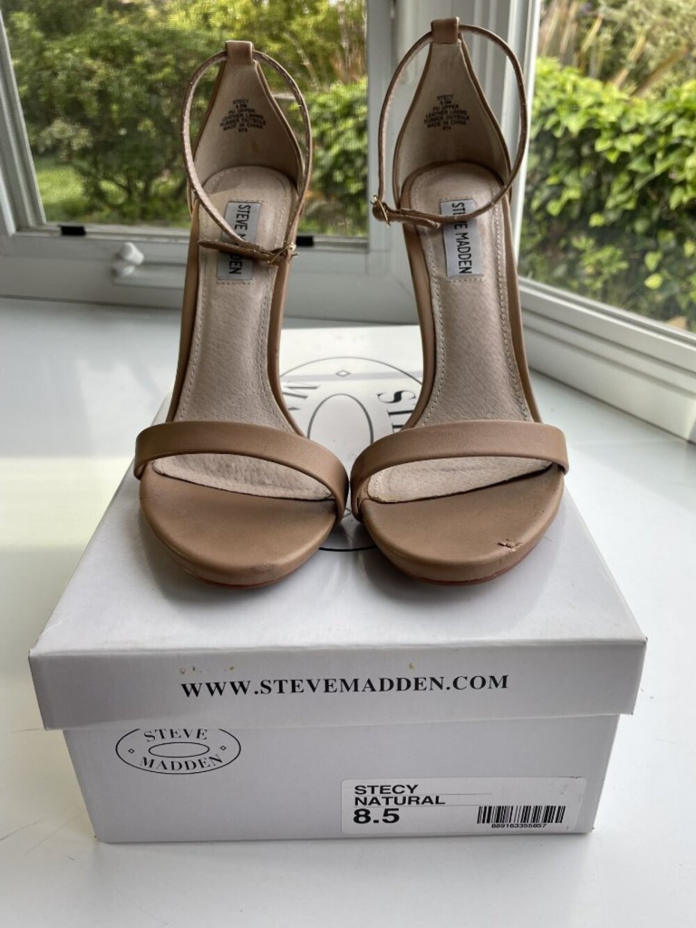 Steve Madden Stecy Natural beige heels 8.5 in box, leather upper, strappy